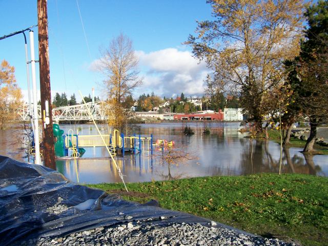 Edgwater Playground flooded in 2003